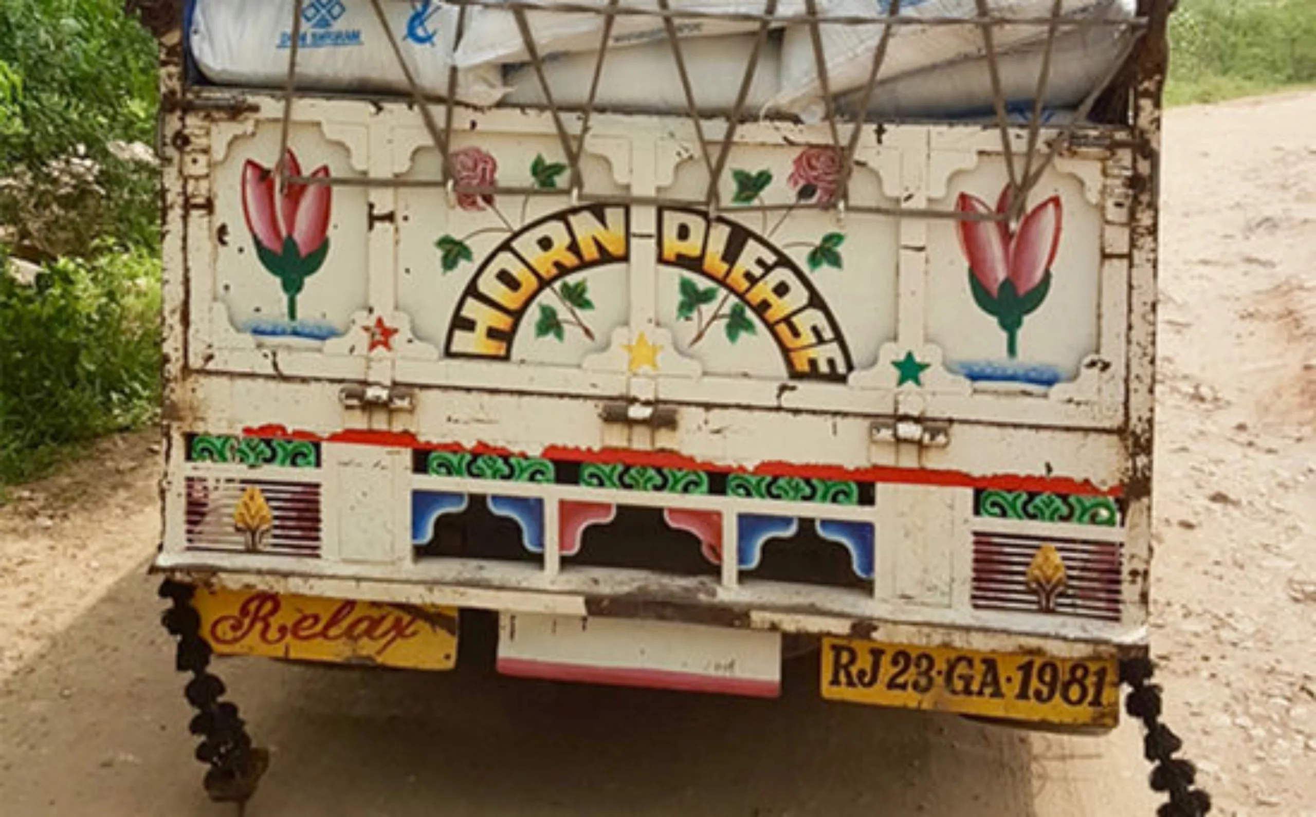 camion-indien-tiphaine-guillermou