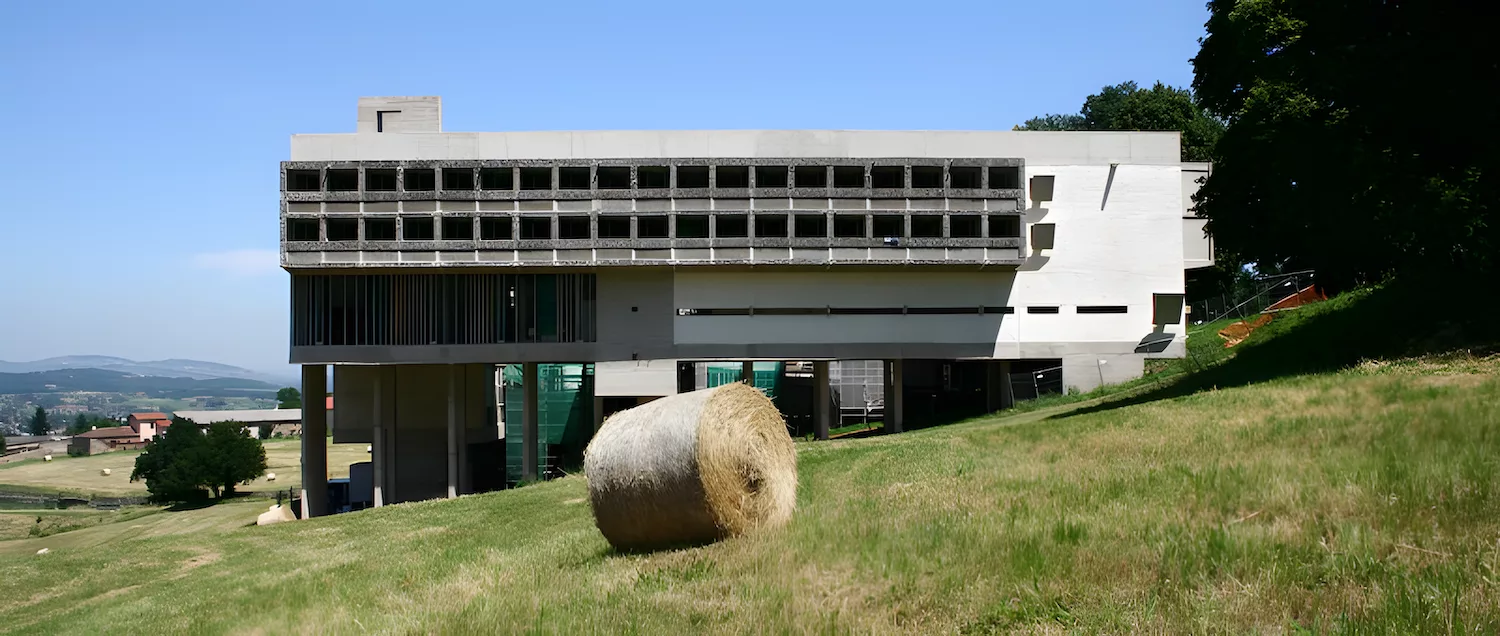 建物 Le Corbusier Couvent de la Tourette AD Classics: Convent of
